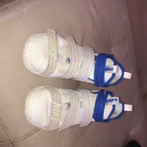 Nike  LeBron basketball 🏀 shoes